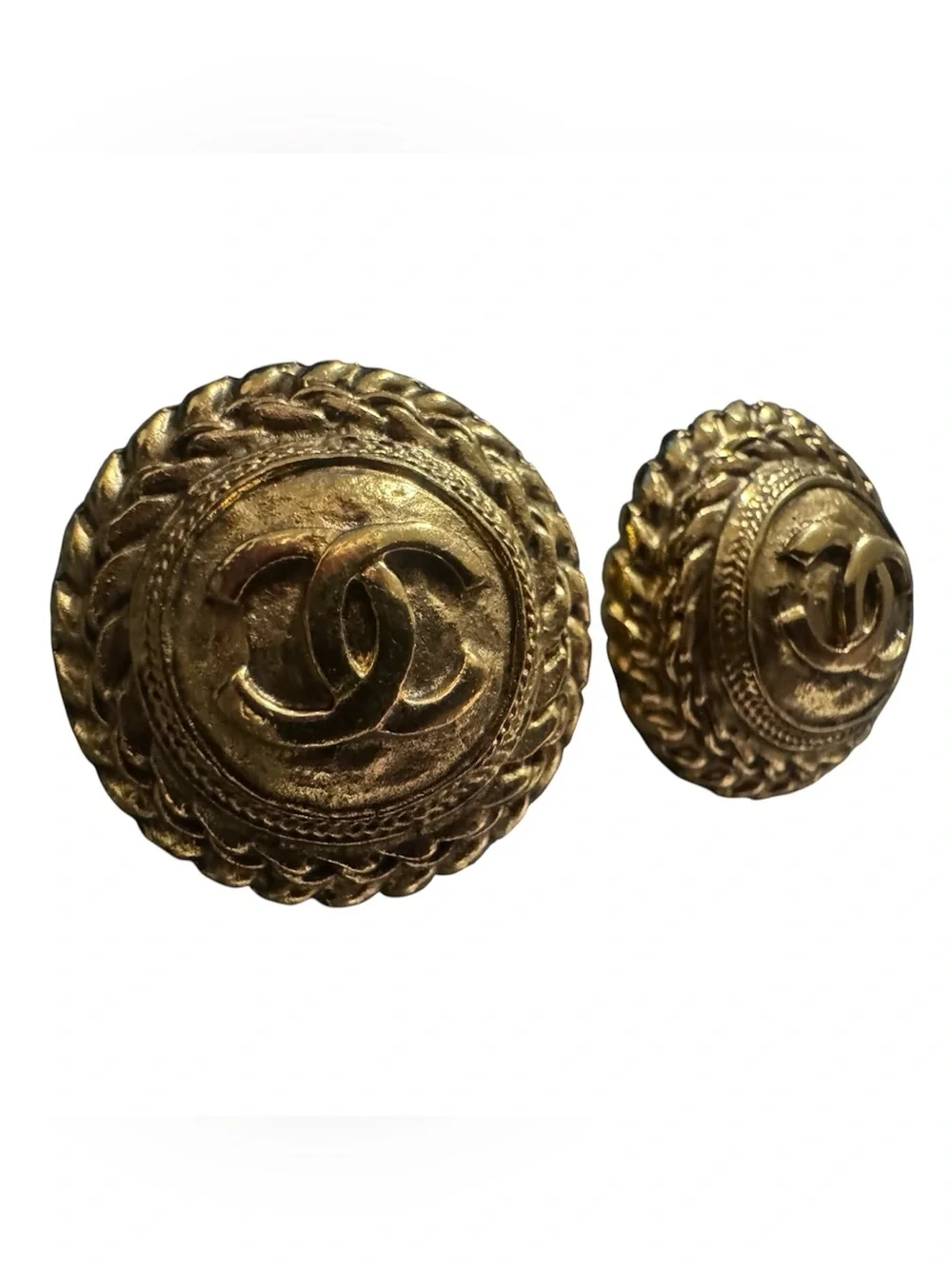 Chanel gold-plated rope-twist CC round clip-on earring
